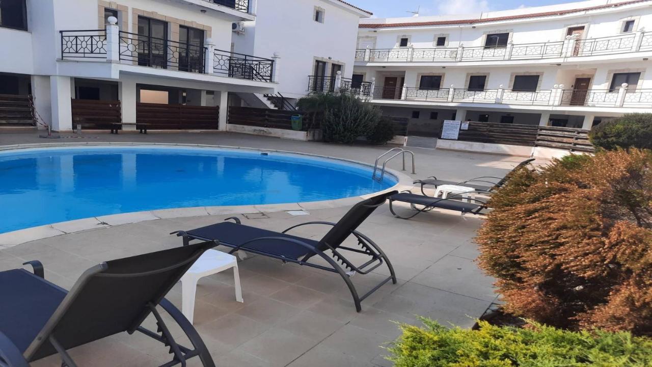Paramount Gardens Resorts C201 Ларнака Екстериор снимка