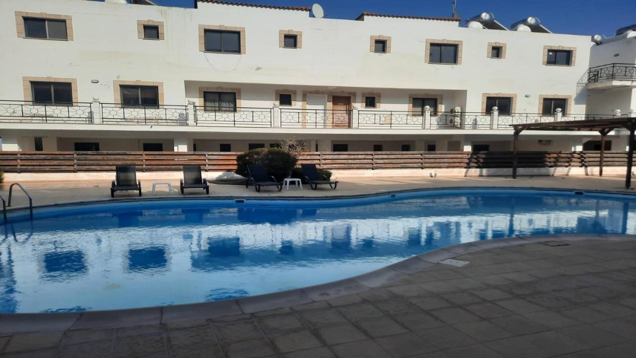 Paramount Gardens Resorts C201 Ларнака Екстериор снимка